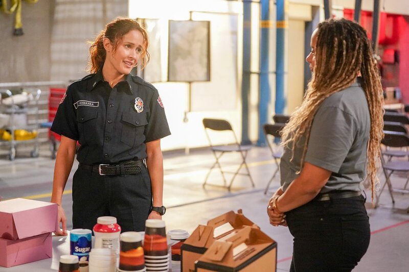 Jaina Lee Ortiz (Andy Herrera), Tracie Thoms (Dr. Diane Lewis). – Bild: ORF/​Disney/​ABC/​Eric McCandless