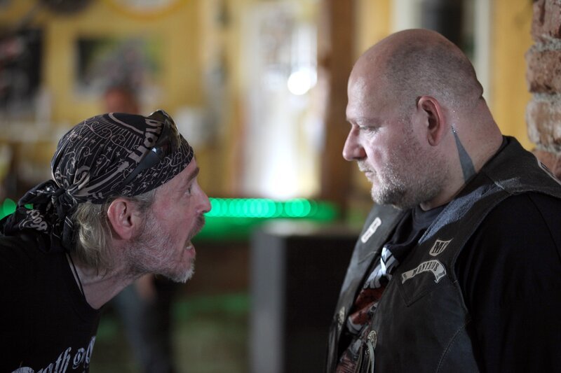 Johannes Krisch (Leo „Blade“ Krüger, li.). – Bild: ORF 1 Johannes Krisch (Leo „Blade“ Krüger, li.). – Bild: ORF 1