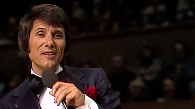 Wer ist die Nummer 1? Das große Finale beim großen Hit-Countdown der 70er Jahre mit Stars wie Vicky Leandros, Albert Hammond, City und vielen anderen. Im Bild: Udo Jürgens. – Bild: rbb