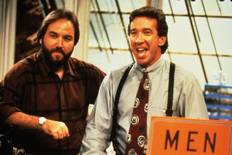 Tims (Tim Allen) Ex-Freundin hat sich in Al (Richard Karn, li.) verliebt. Da Al aber von ihr nichts wissen will, bittet er Tim um einen Gefallen. – Bild: MG RTL D /​ Touchstone Tele
