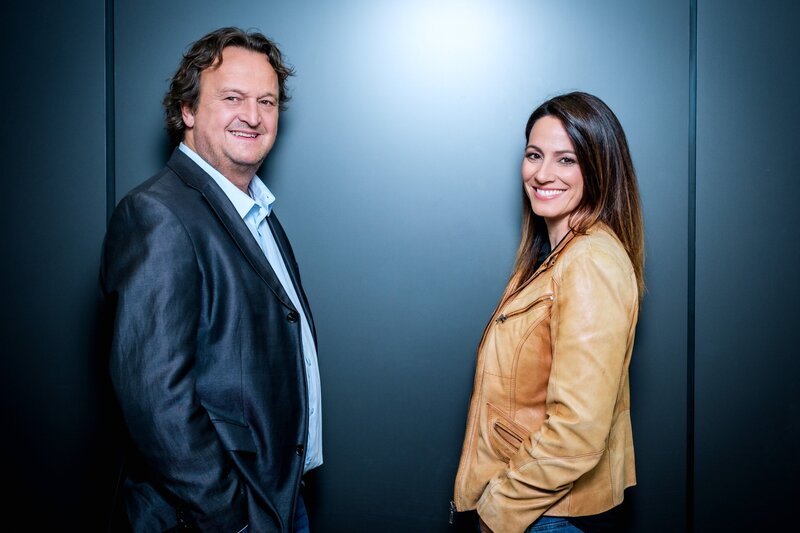 Lisa Gadenstätter und Hanno Settele. – Bild: ORF /​ Hans Leitner