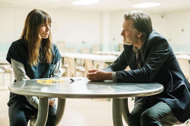 Jessica Biel (Cora Tannetti), Bill Pullman (Det. Harry Ambrose). – Bild: ORF