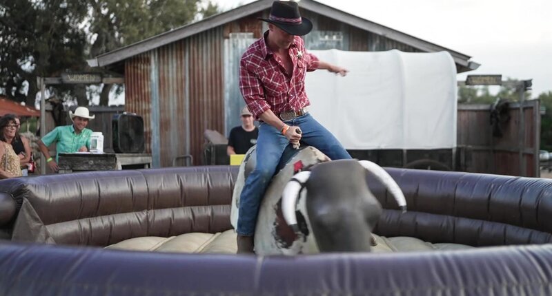 Alexander Kumptner – Bild: Kabel Eins