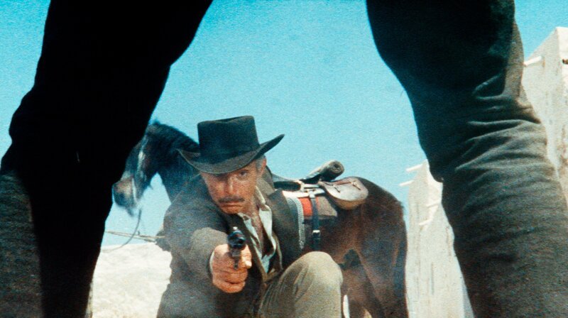 Frank Talby (Lee Van Cleef)  greift nie jemanden direkt an, sondern benutzt seine Pistole immer nur in Notwehr. Weiteres Bildmaterial finden Sie unter www.br-foto.de. – Bild: BR/Beta Film/Enzo Serafin Frank Talby (Lee Van Cleef)  greift nie jemanden direkt an, sondern benutzt seine Pistole immer nur in Notwehr. Weiteres Bildmaterial finden Sie unter www.br-foto.de. – Bild: BR/Beta Film/Enzo Serafin