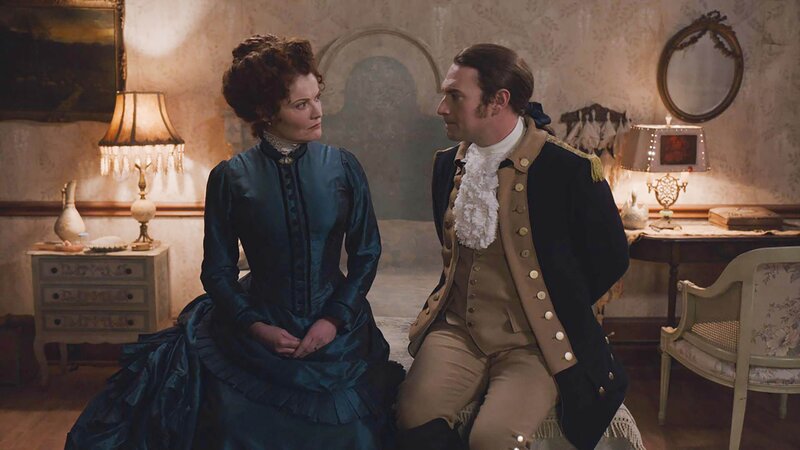 v.li.: Rebecca Wisocky als Hetty und Brandon Scott Jones als Isaac – Bild: Best Possible Screen Grab /​ CBS /​ CBS ENTERTAINMENT /​ CBS Broadcasting Inc.