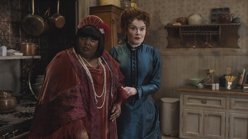 v.li.: Danielle Pinnock als Alberta und Rebecca Wisocky als Hetty – Bild: Best Possible Screen Grab /​ CBS /​ CBS ENTERTAINMENT /​ CBS Broadcasting Inc.