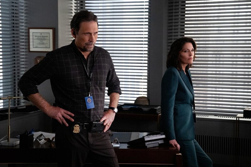 FBI ASAC Jubal Valentine (Jeremy Sisto, l.); FBI SAC Isobel Castille (Alana De La Garza, r.) – Bild: CBS Broadcasting, Inc. /​ Bennett Raglin