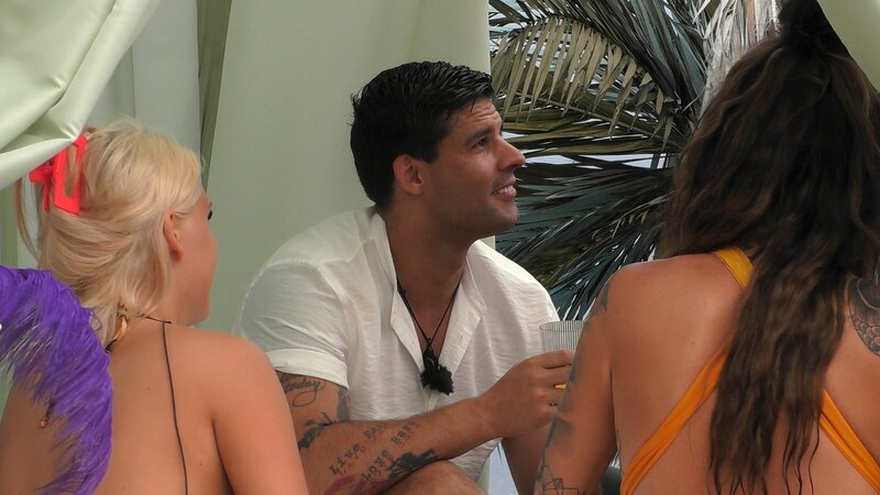 Emanuel (m.) – Bild: Paramount