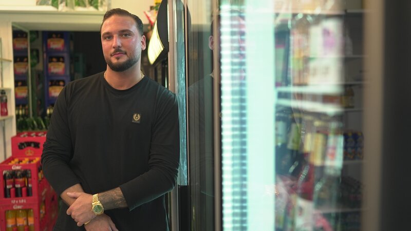 Die Säulen am Lake Crowley bestehen aus Mordenit, einem Mineral, das sich meist nach Vulkanausbrüchen bildet. – Bild: ZDF und Felix Greif.