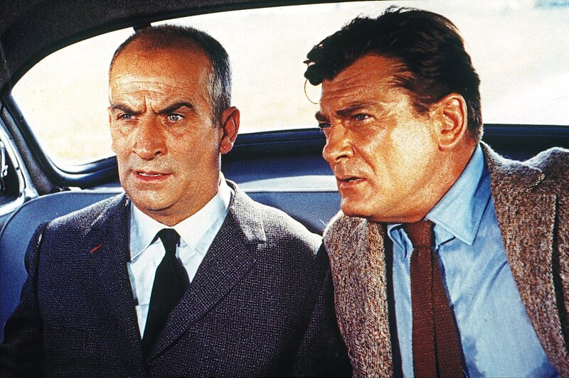 Der Bösewicht „Fantomas“ ist seinen Verfolgern, Journalist Fandor (Jean Marais, l.) und Inspektor Juve (Louis De Funes), immer einen Schritt voraus! – Bild: Nitro