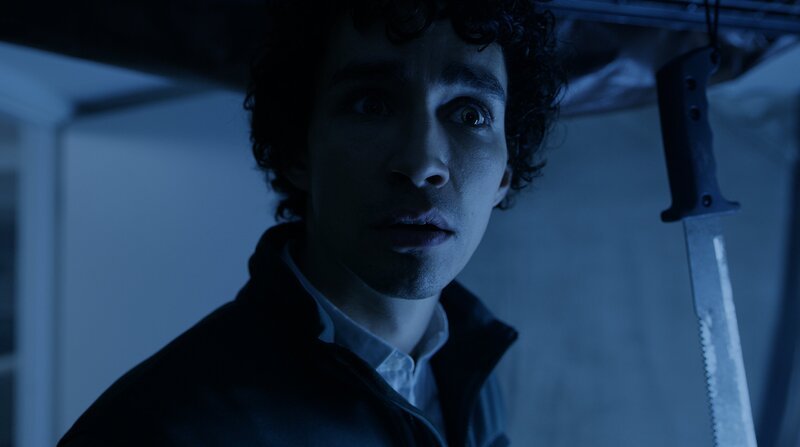 Gelegenheitsdieb Sean (Robert Sheehan) gerät in Lebensgefahr, als er einem Serienkiller auf die Schliche kommt. – Bild: ZDF und Scott Green