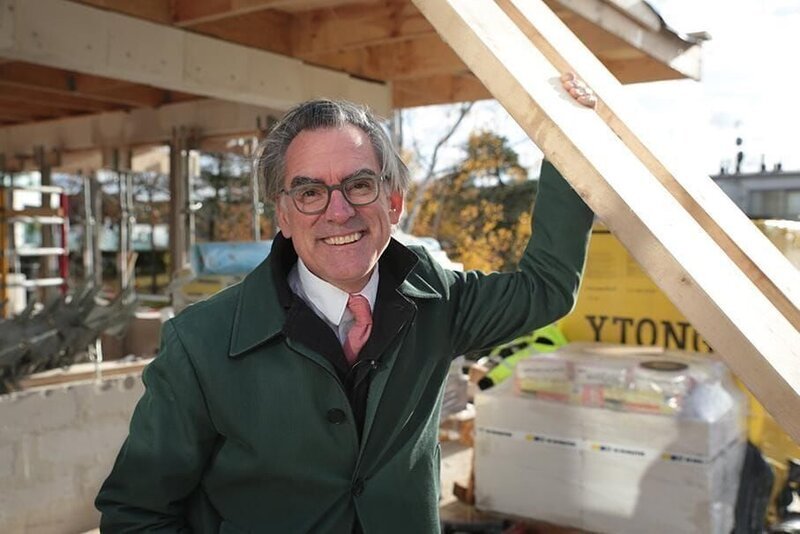 Architekturkritiker Mark Isitt – Bild: RTL /​ FremantleMedia Sverige AB