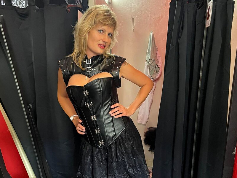 Kandidatin Sindy. Motto in Leipzig: Go Gothic! Zeige, dass der Gothic-Look noch lange nicht ausgestorben ist!, Tag 2: Sindy – Bild: RTL /​ Constantin Ent.