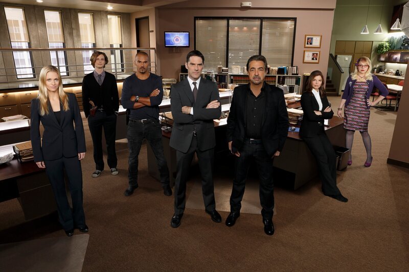 L-R: Jennifer Jareau (A.J. Cook), Dr. Spencer Reid (Matthew Gray Gubler), Derek Morgan (Shemar Moore), Aaron Hotchner (Thomas Gibson), David Rossi (Joe Mantegna), Alex Blake (Jeanne Tripplehorn), Penelope Garcia (Kirsten Vangsness) – Bild: ABC /​ Craig Sjodin