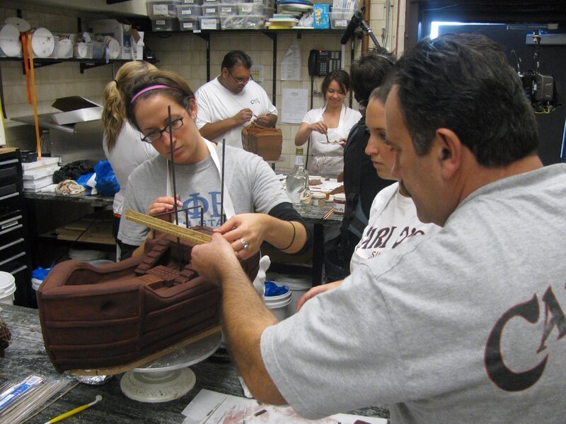 Building Columbus Day Ship. – Bild: Discovery Communications