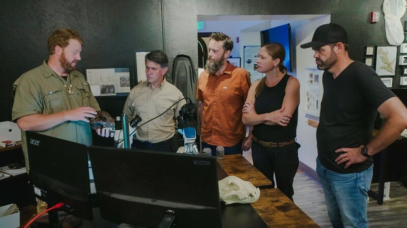 Tom Lewis (l.), Kandus Linde (r.) – Bild: THE HISTORY CHANNEL /​ Prometheus Entertainment