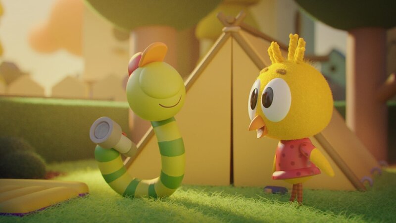 Der Plan steht: Glitsch (links) und Karla (rechts) wollen heute gemeinsam im Zelt im Garten übernachten. Was für ein Abenteuer! – Bild: ZDF/​DR, Sparre Production, GODO Films