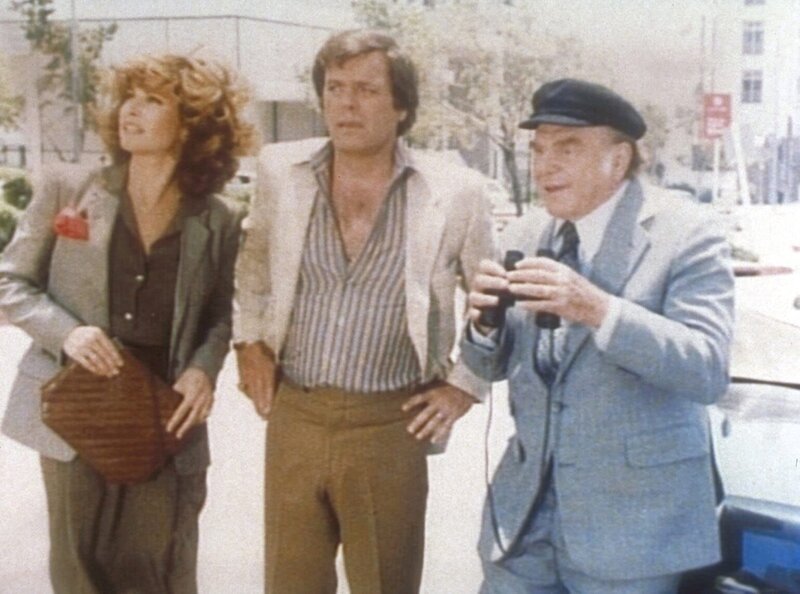 Jonathan (Robert Wagner, M.) hat sein Erinnerungsvermögen verloren. Jennifer (Stefanie Powers, l.) und Max (Lionel Stander) versuchen alles, damit sich sein Zustand bald ändert … – Bild: Sat.1 Gold