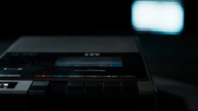 Eine originale Tonbandaufnahme von Cioma Schönhaus führt durch die Dokumentation. – Bild: ORF/​ZDF/​Jürgen Rehberg