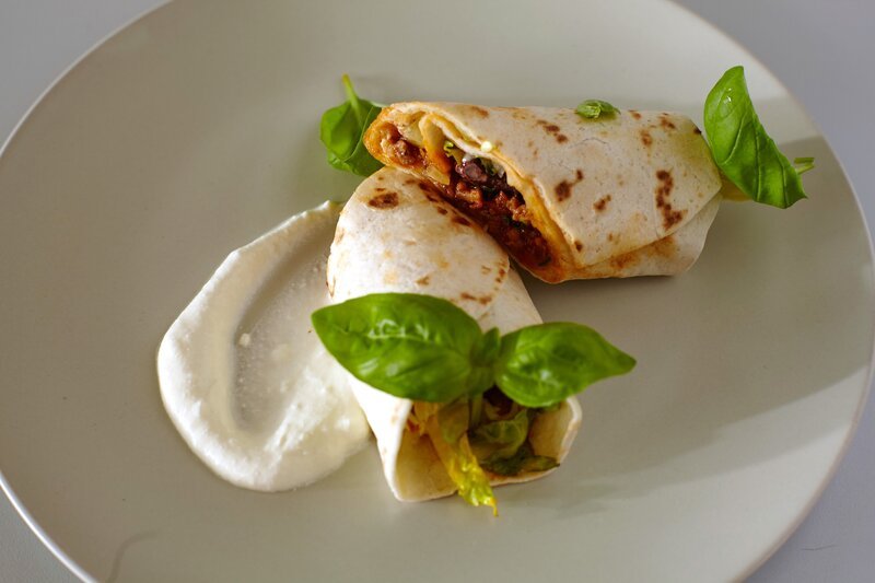 Mexiko-Wrap mit Rindfleisch & Bohnen. – Bild: ORF 1