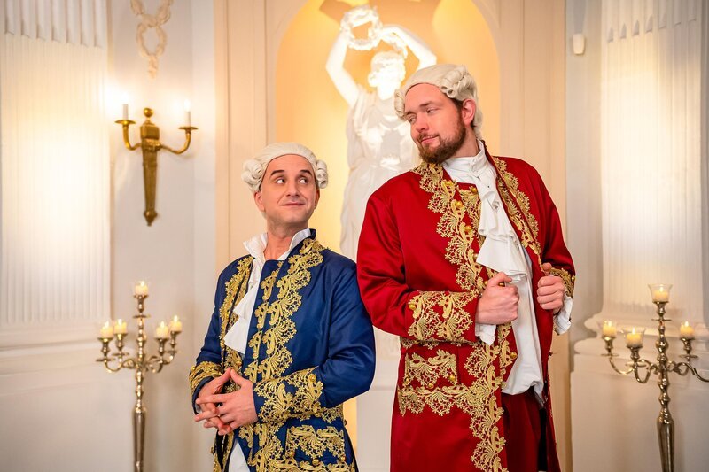 Özcan Cosar (l.); Bastian Bielendorfer (r.) – Bild: Eigenproduktionsbild frei