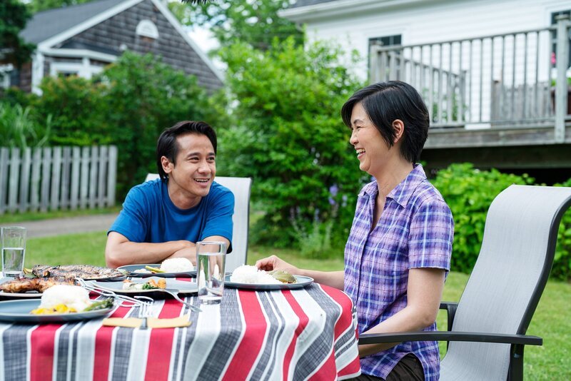 David Huynh (CJ Lam), Cindy Cheung (Stephanie Lam). – Bild: ORF/​Universal/​USA Network/​Michael Tompkins