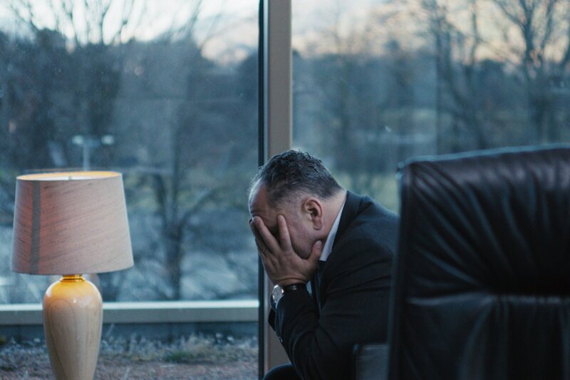 L’ultim Rumantsch, Staffel 2, Folge 1, Marco Luca Castelli als Gion – Bild: SRF2