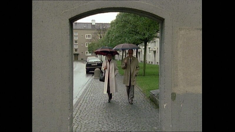 Er, 75 Jahre alt und verwitwet, sie, 60 und geschieden – da tut sich plötzlich eine neue Perspektive auf: Zwei ältere Menschen finden sich und genießen das späte Liebesglück. – Bild: BR /​ BR