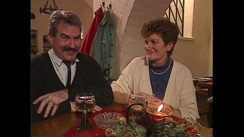 Die Münchner Kellnerin Traudl hat ihren Mann, den Koch, bei der Arbeit kennengelernt. – Bild: BR