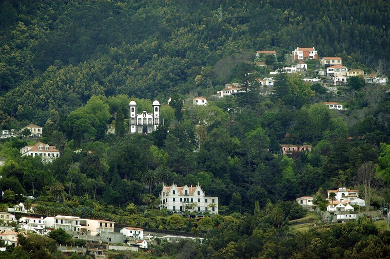 Blick auf Kirche in Monte. – Bild: ORF/​Power of Earth