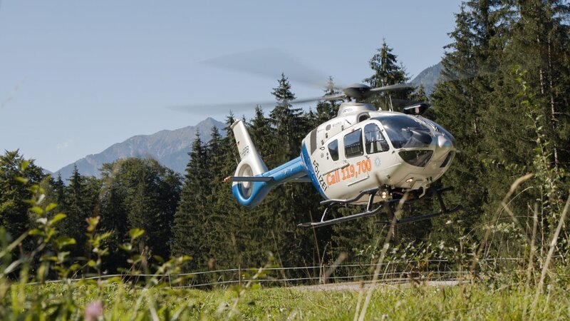 Einsatz der Bergwacht Grainau. – Bild: BR/​Timeline Production