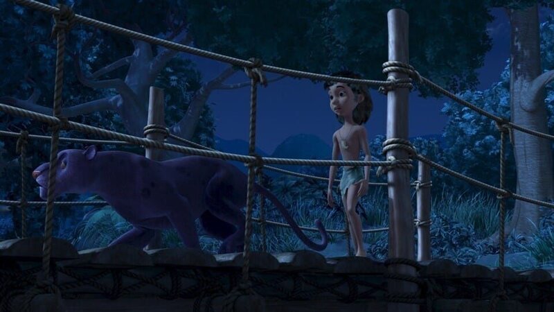 Nachts schleichen sich Mogli und Baghira über die Brücke ins Dorf der Menschen. Dort wollen sie nach Zedernöl suchen. – Bild: ZDF/​DQ Entertainment