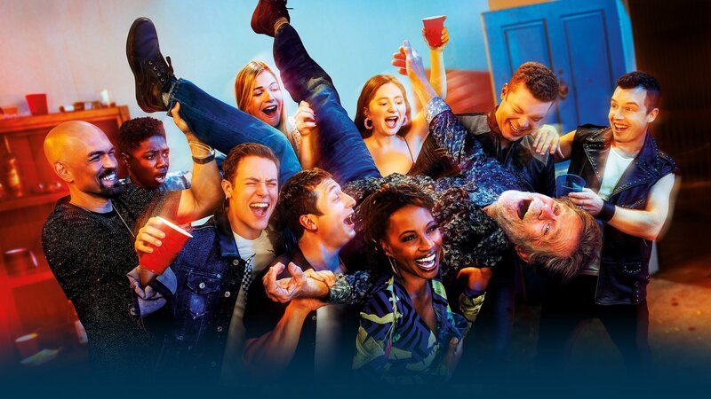 Steve Howey (Kevin Ball), Christian Isaiah (Liam Gallagher), Ethan Cutkosky (Carl Gallagher), Kate Miner (Tami Tamietti), Jeremy Allen White (Lip Gallagher), Emma Kenney (Debbie Gallagher), Shanola Hampton (Veronica Fisher), William H. Macy (Frank Gallagher), Cameron Monaghan (Ian Gallagher), Noel Fisher (Mickey Milkovich). – Bild: ORF/​TELE-München/​Warner/​Showtime