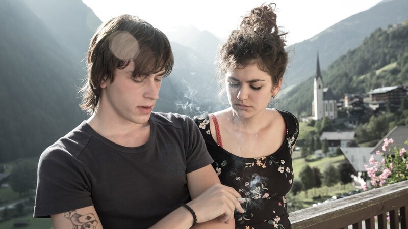 Andi Granitzer (Christopher Ammann), Sigrid Drobnig (Elisabeth Wabitsch). – Bild: ORF 2