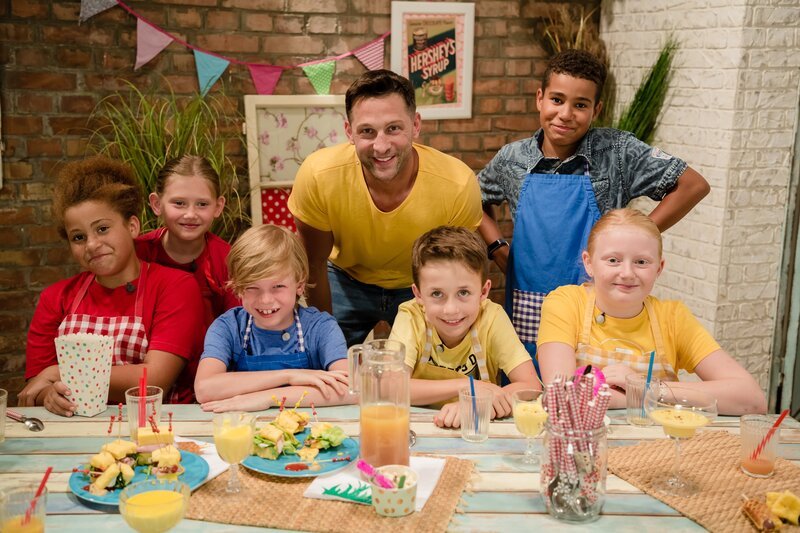 Esther, Hanna, Adrian, Alexander Kumptner, Julian, Festus, Vanessa. – Bild: ZDF/​Rene Rothkopf
