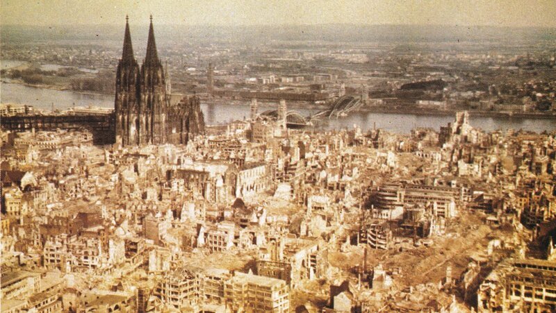 Köln im Jahr 1945. – Bild: ZDF und Spiegel TV