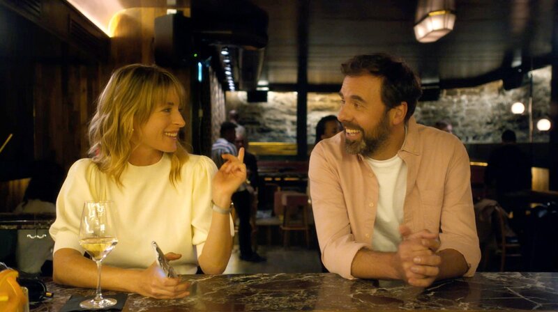 Isabelle (Christine Beaulieu, l.) und François (Bruno Marcil). – Bild: WDR/​KOTV