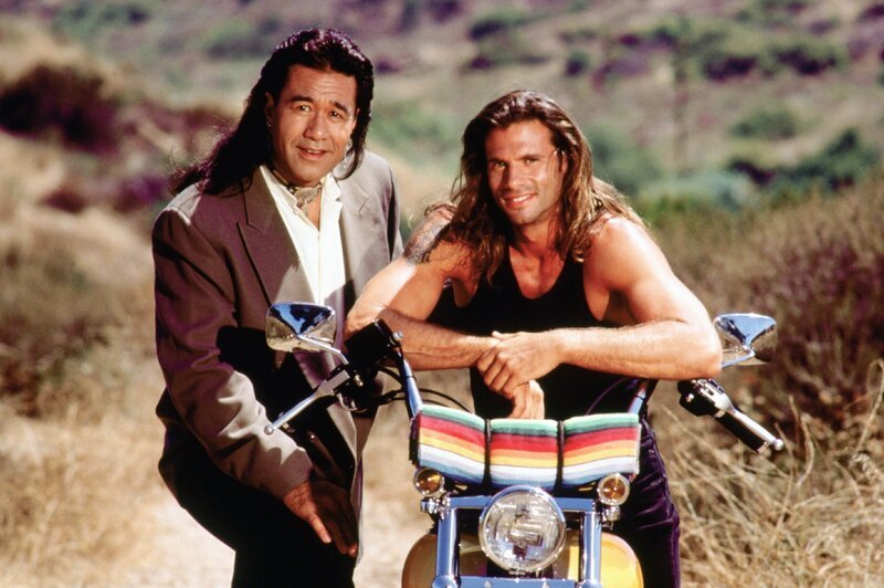 3. Staffel: Bobby Sixkiller (Branscombe Richmond, l.) und Reno Raines (Lorenzo Lamas) – Bild: RTL NITRO