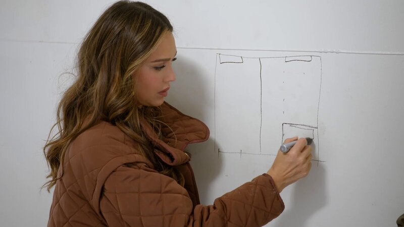 Jessica Alba – Bild: RTL /​ Courtesy of The Roku Channel /​ Sonnige Zukunft