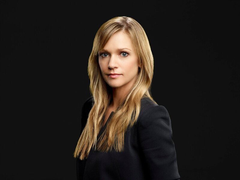 (9. Staffel) – Mitglied der B.A.U., einer FBI-Einheit, die sich mit verhaltensauffälligen Tätern beschäftigt:  Jennifer „J.J.“ Jareau (A.J. Cook) … – Bild: 13th Street