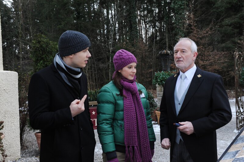 (v.l.n.r.) Martin (David Paryla); Kira (Mareike Lindenmeyer); Alfons (Sepp Schauer) – Bild: Ann Paur