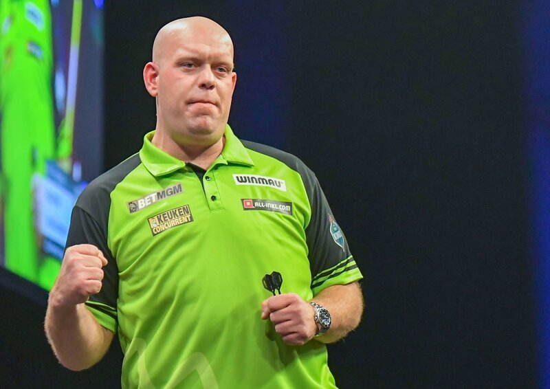 Michael van Gerwen (Niederlande) Jubel, Premier League Darts 2024 08.02.2024, Mercedes Benz Arena, Berlin, Deutschland – Bild: IMAGO / Daniel Lakomski / mix1 / www.imago-images.de Michael van Gerwen (Niederlande) Jubel, Premier League Darts 2024 08.02.2024, Mercedes Benz Arena, Berlin, Deutschland – Bild: IMAGO / Daniel Lakomski / mix1 / www.imago-images.de