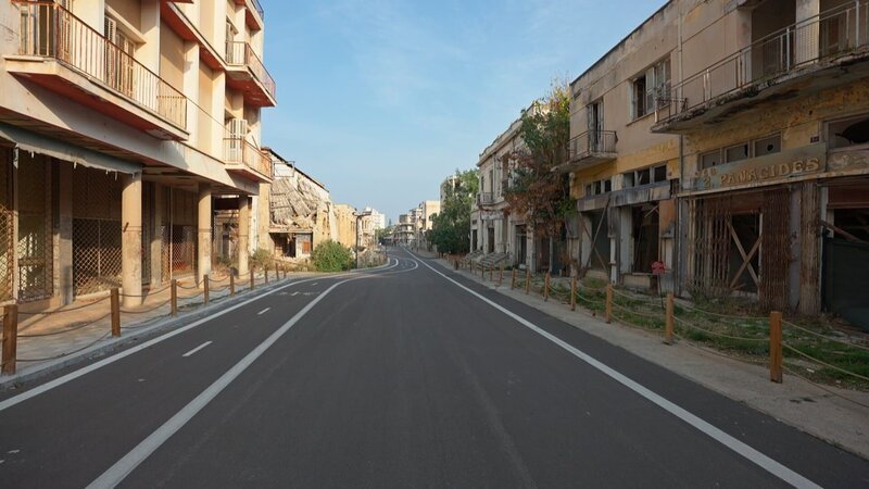 Seziertisch oder Fahrstuhl für den Dornröschensarg? Dunkle Geheimnisse im Herzen von Sofia, der Hauptstadt Bulgariens. – Bild: Beyond Entertainment Limited/​WeltN24 GmbH/​Axel Springer Deutschland GmbH