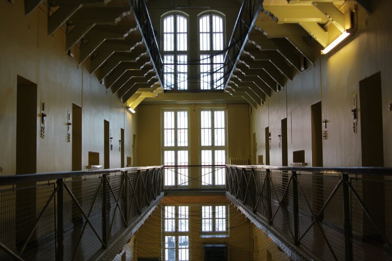 prison cells. – Bild: sommersby