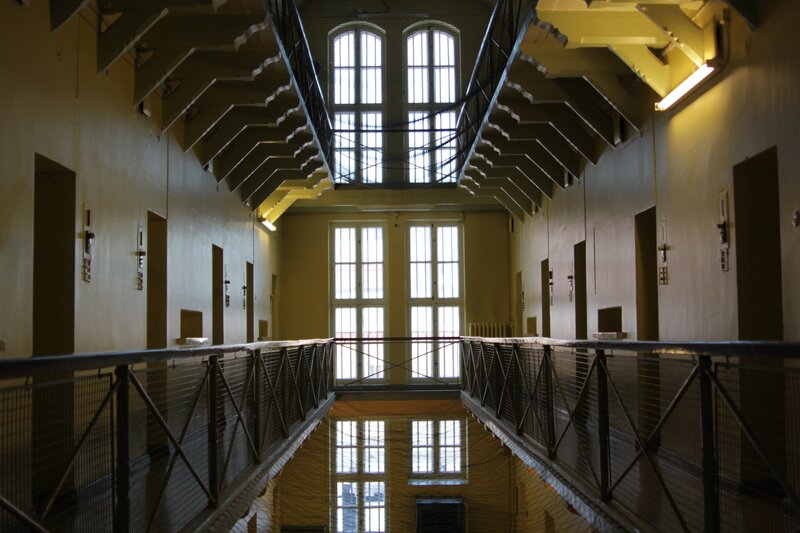 prison cells. – Bild: sommersby