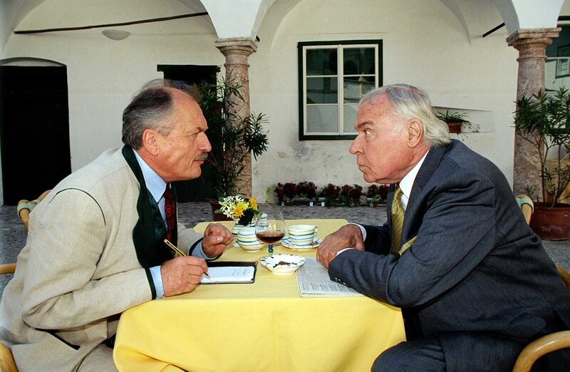 (v.li.): Dietrich Mattausch (Ernst Knapp), Michael Janisch (Egon Weinheim). – Bild: ORF/​Hubert Mican
