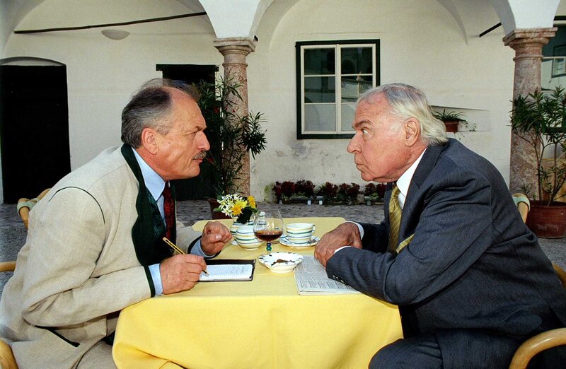 (v.li.): Dietrich Mattausch (Ernst Knapp), Michael Janisch (Egon Weinheim). – Bild: ORF/​Hubert Mican