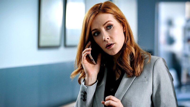 Grace (Jennifer Finnigan) – Bild: PLURIMEDIA (CBS Studios Inc.)