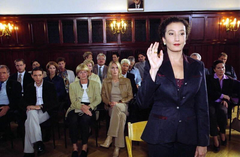 Konstanze Breitebner (Carla Prinz). – Bild: ORF/​Hubert Mican