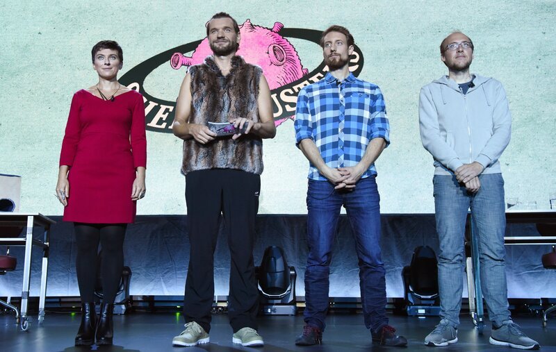 Dr. Elisabeth Oberzaucher, Martin Puntigam, Martin Moder, Dr. Florian Freistetter. – Bild: ORF 1